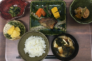 昼食